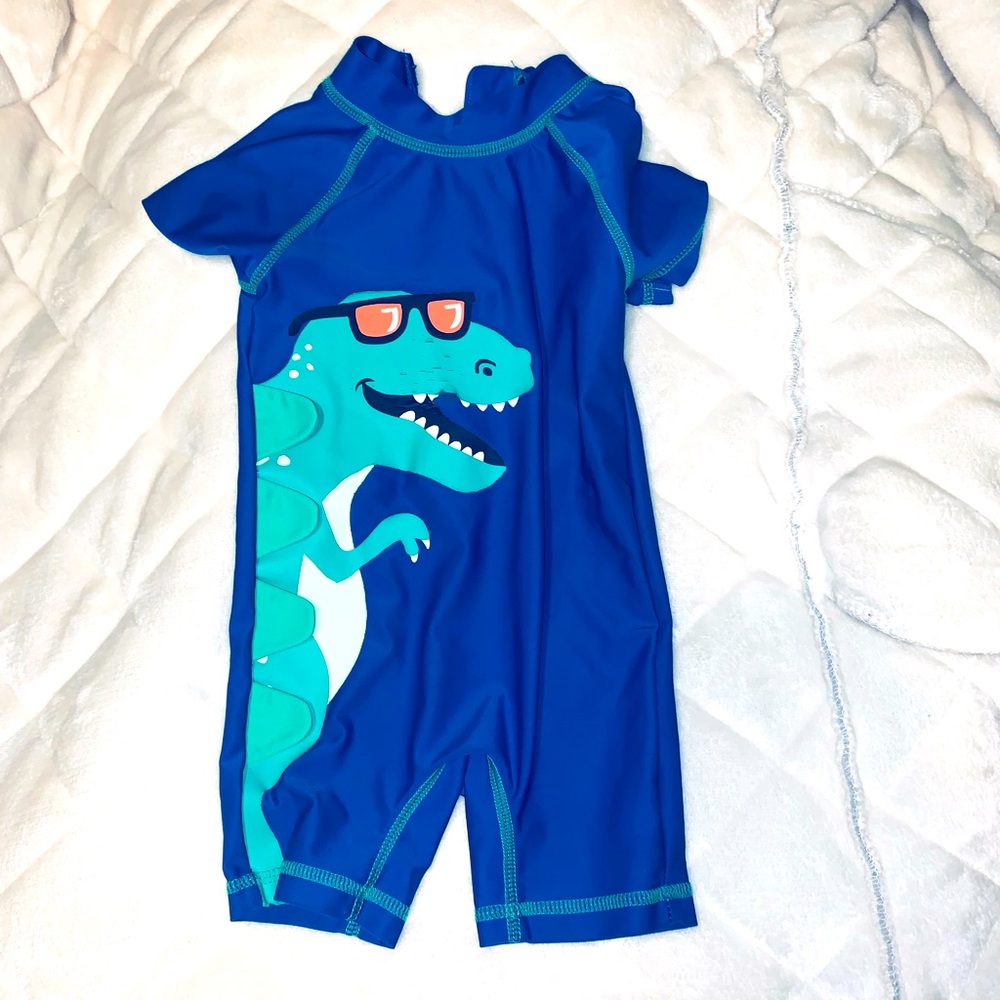 Dino swimmer